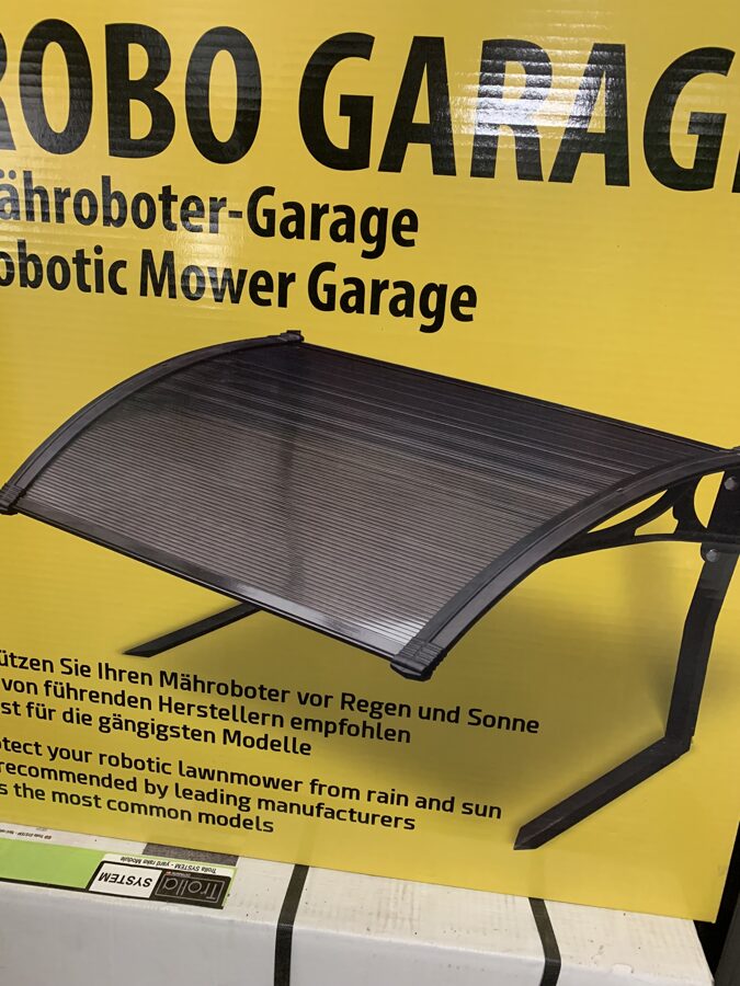 MaxCutter garage for robotic lawnmowers - ROBO Cover
