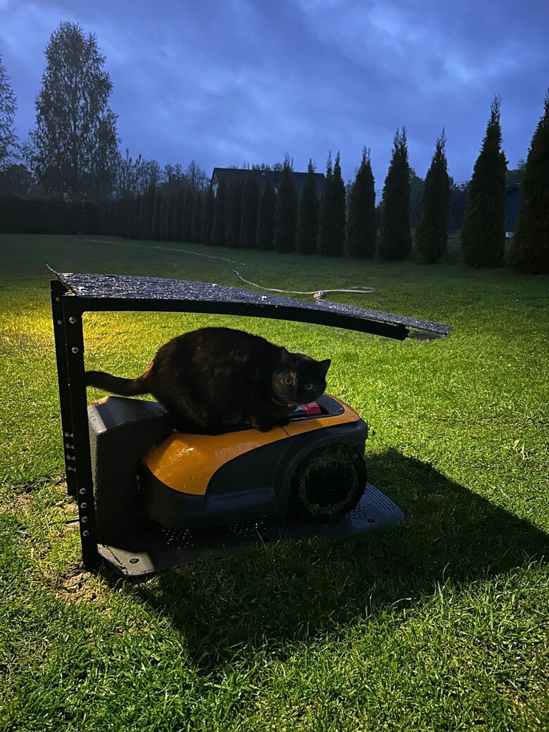 MaxCutter garage for robotic lawnmowers - ROBO Cover - Poly