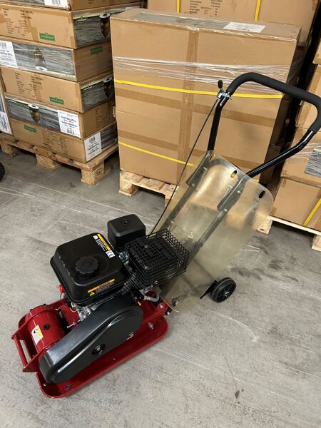 Vibrating plate compactor 11000N